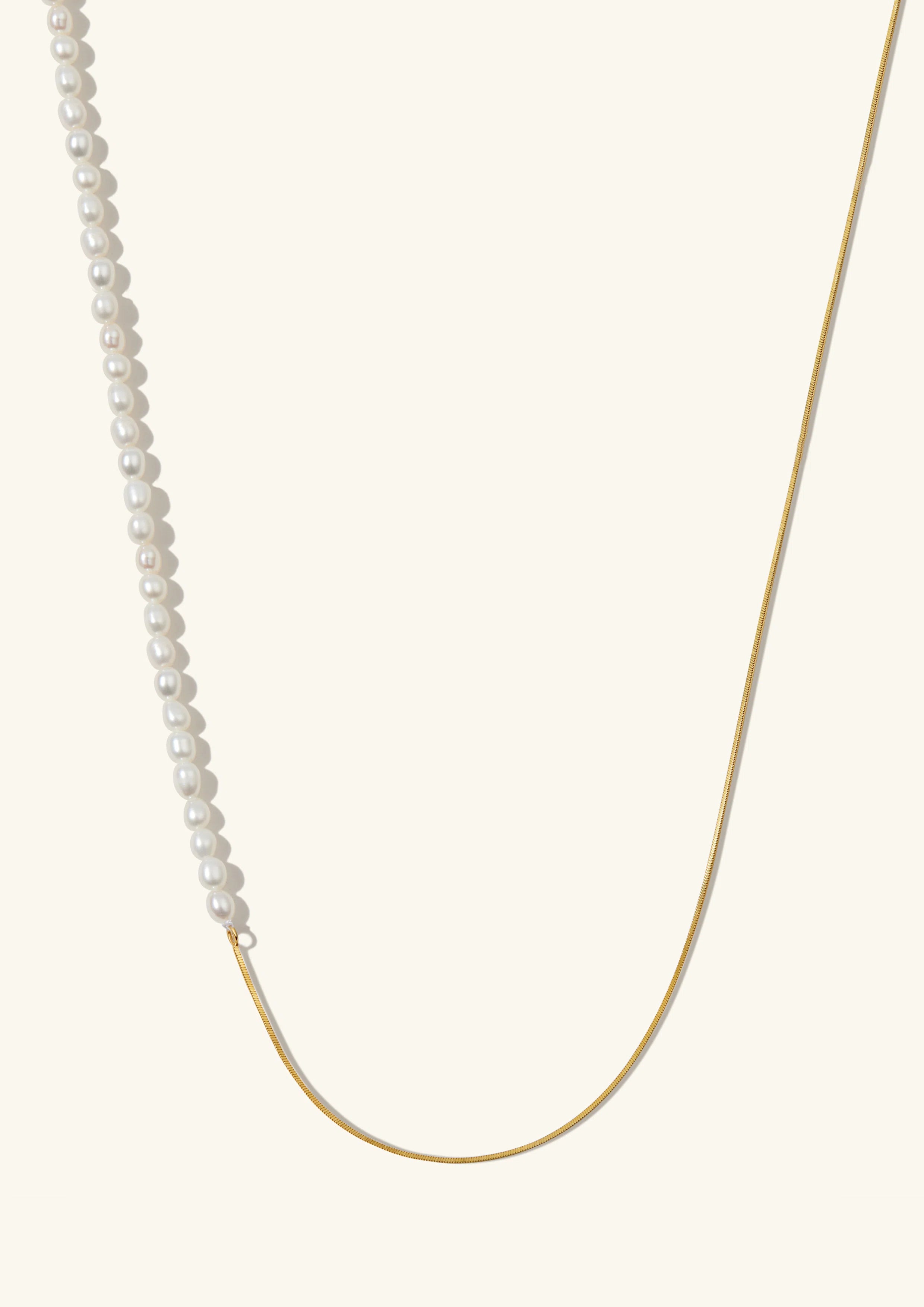 Minimalist Pearl Necklace