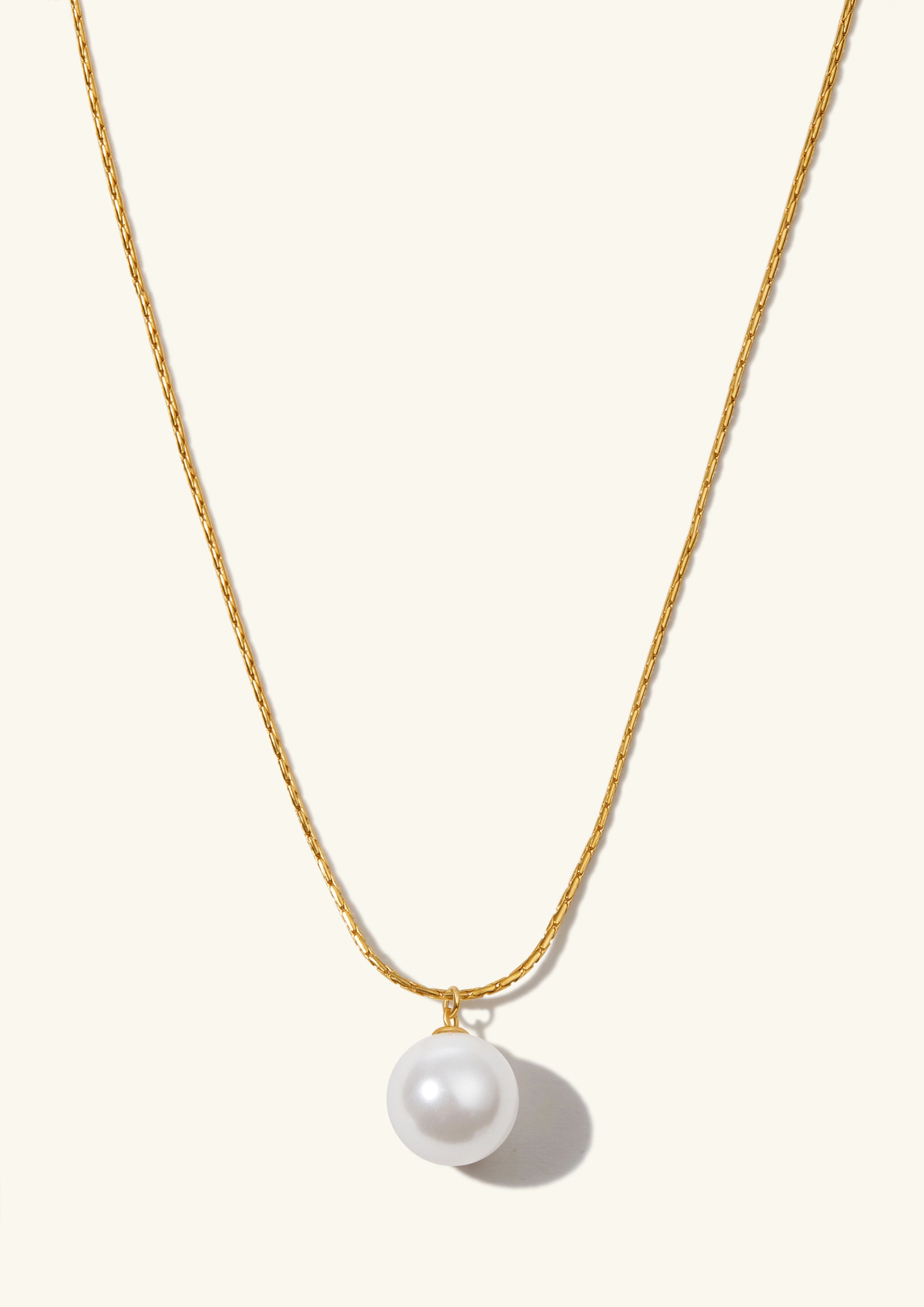 Faux Pearl Pendant Necklace