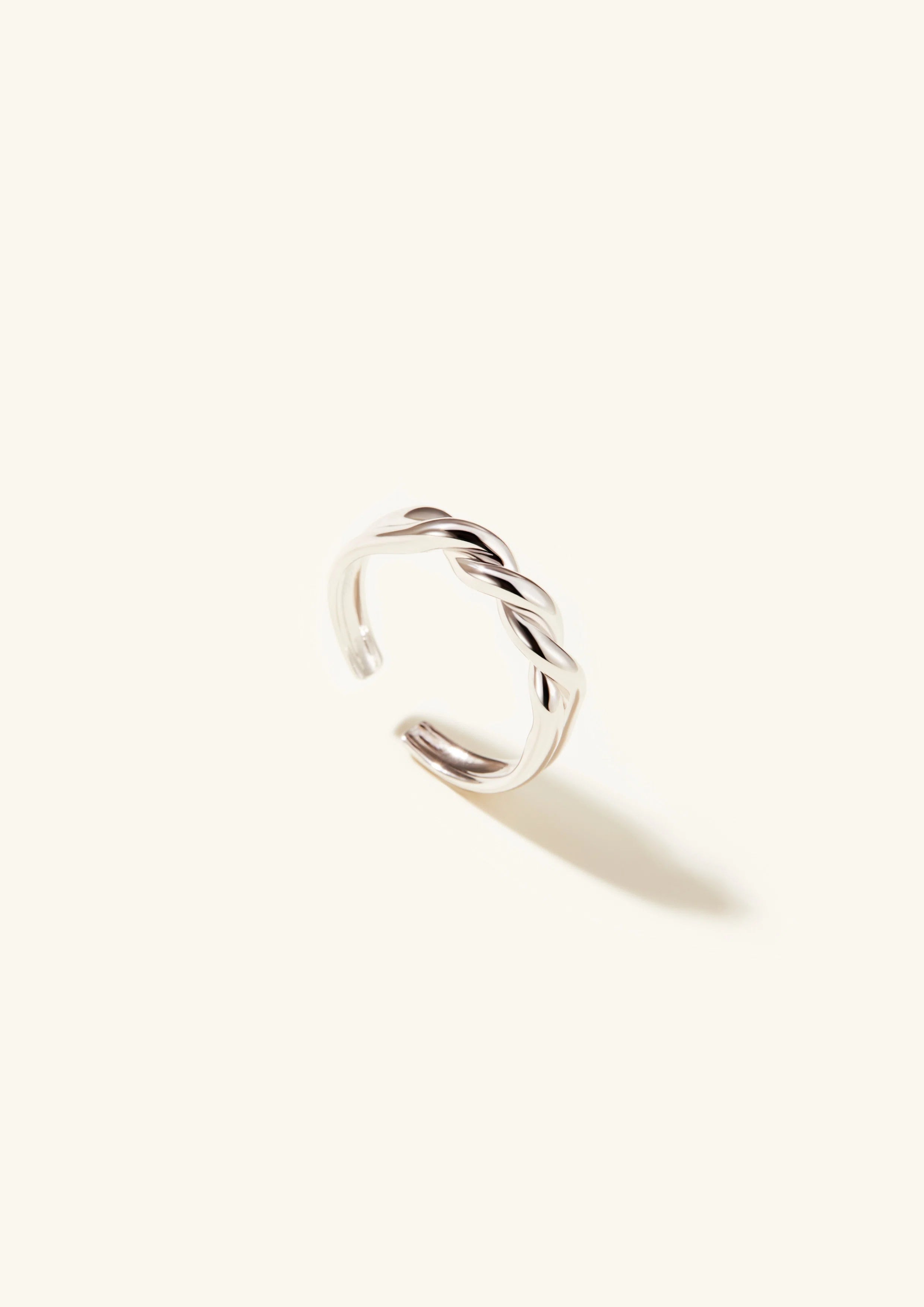 Twisted Open-End Ring